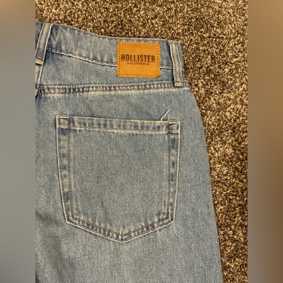 Hollister Light Blue Women Jeans Ultra High Rise Baggy size 4R/27R inseam 30” - Picture 10 of 12